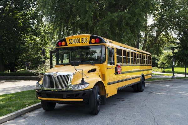 yellow-school-bus_268835-4931